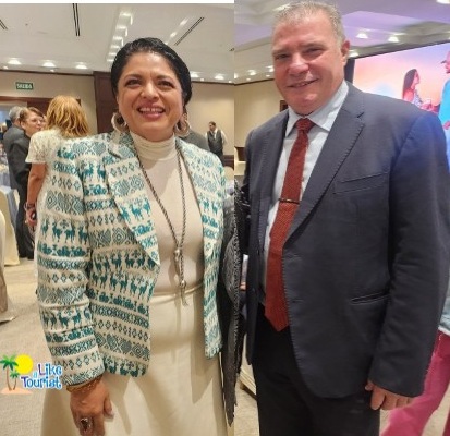 Alejandra Fraustro Secretaria de Turismo CDMX y el Minsitro de Cuba Juan Carlos García